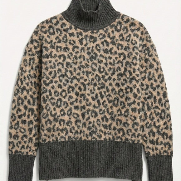 Marked Reunited Leopard Print Turtleneck Sweater. Size Small. Gray - Picture 2 of 5